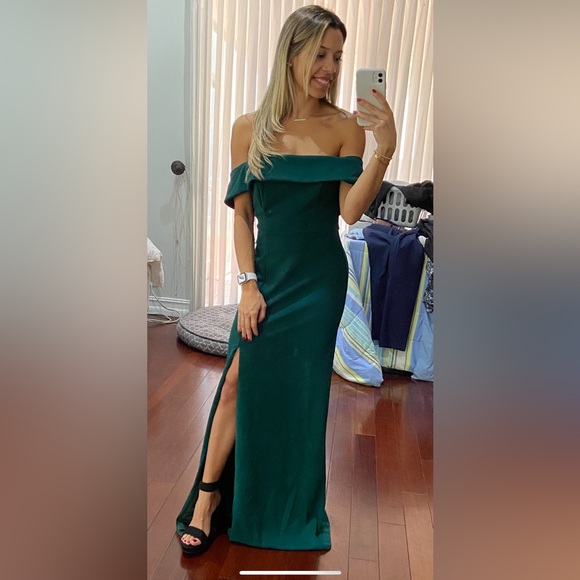 Lulus Dresses & Skirts - Lulus Forest Green Off the Shoulder Maxi Dress